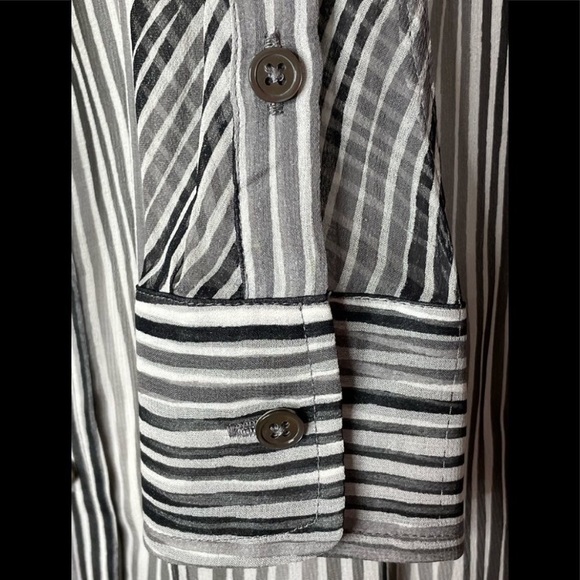 Equipment Femme Sheer Striped Blouse top shirt striped silk Sz S - Picture 2 of 6